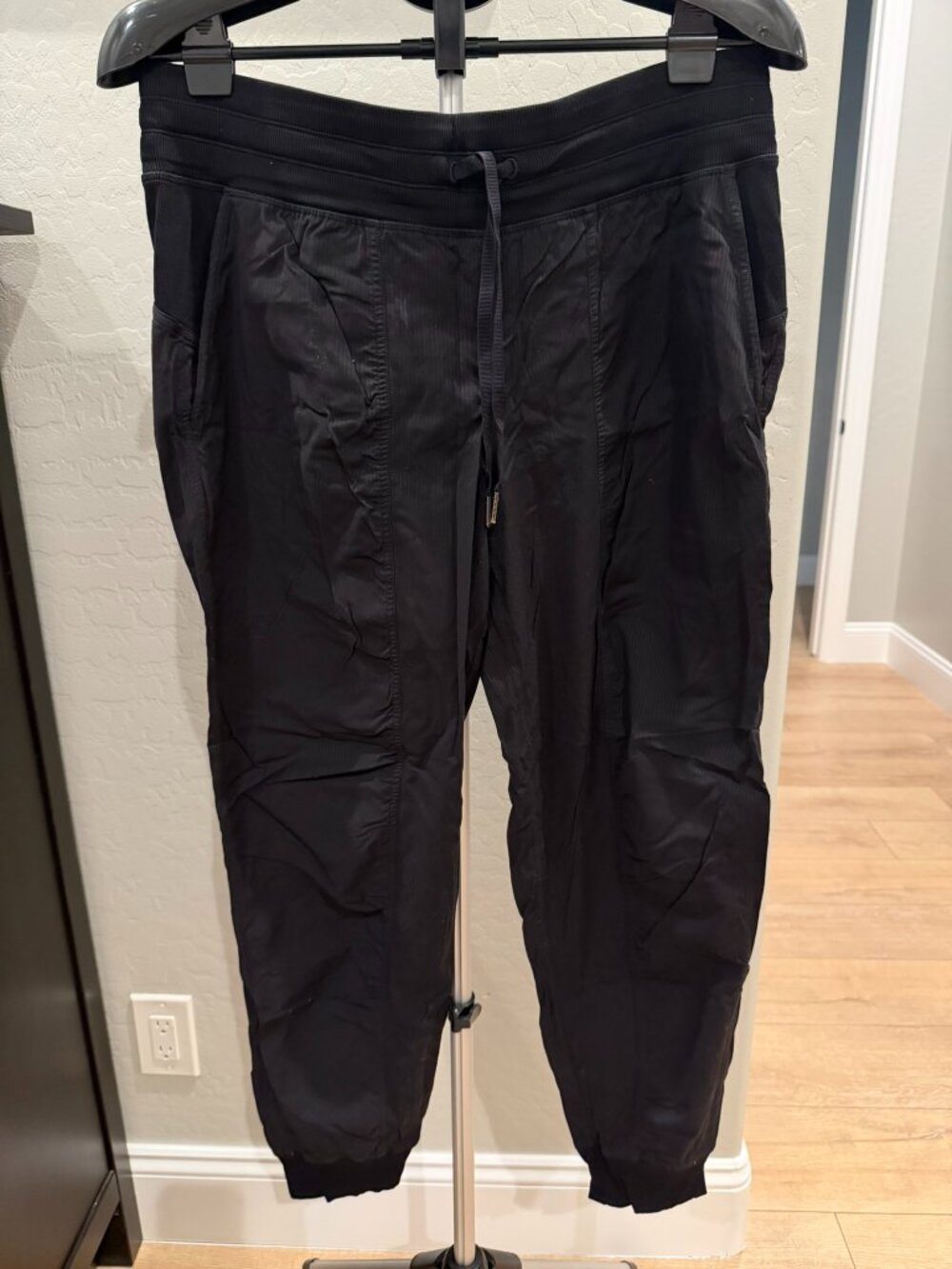 Black Lululemon joggers